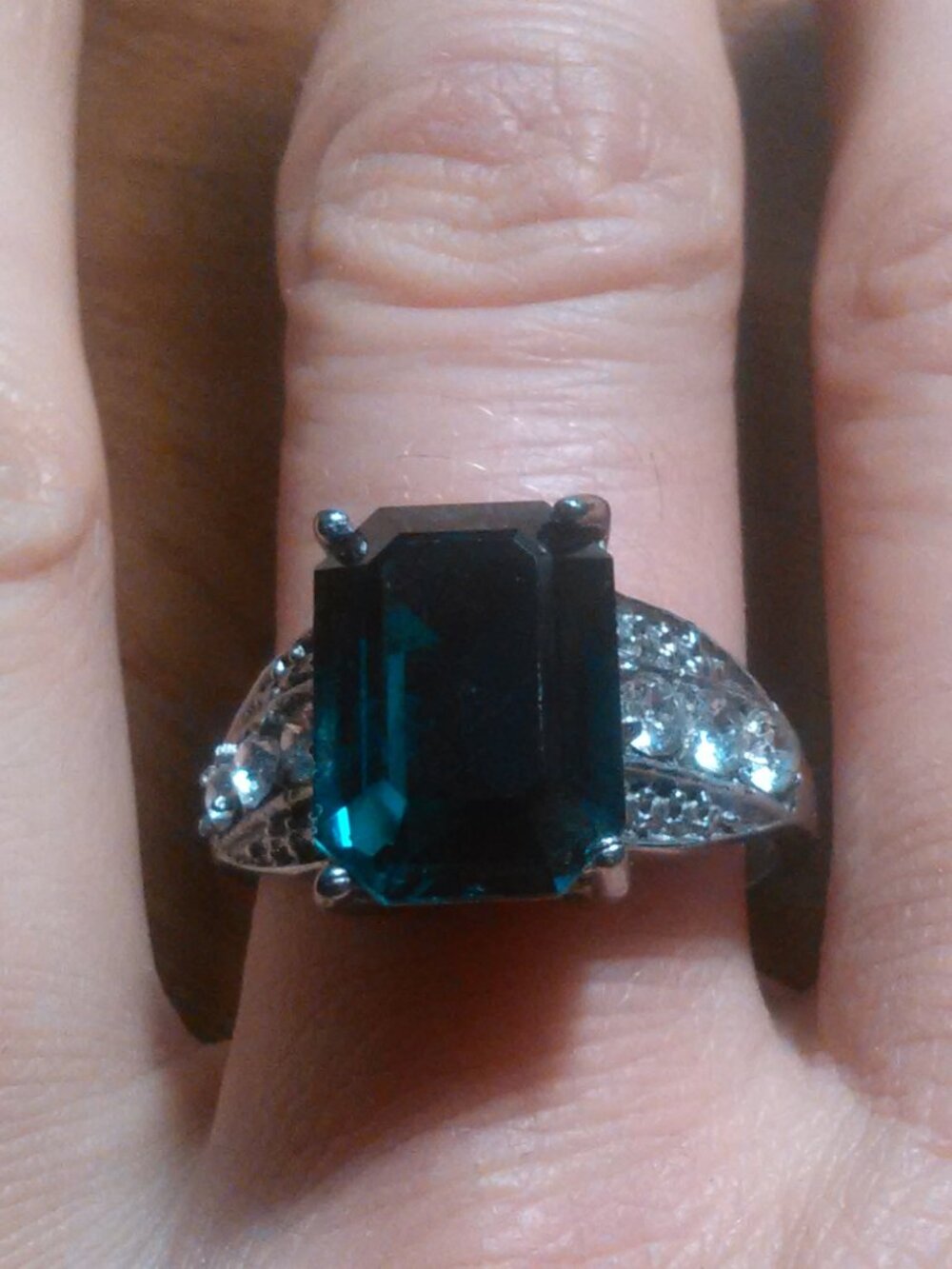 Simulated Emerald and White Crystal Ring (Size 10.5)